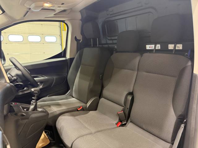 2023 Peugeot Partner 1000 1.5 BlueHDi 100 Professional Premium + Van