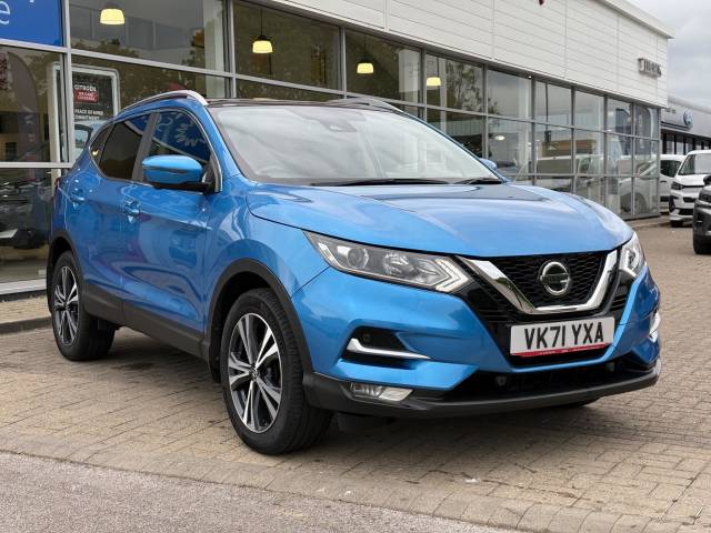 Nissan Qashqai 1.3 DiG-T 160 [157] N-Connecta 5dr DCT Glass Roof Hatchback Petrol BLUE