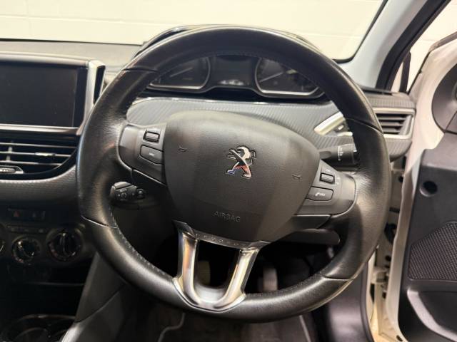 2017 Peugeot 208 1.2 PureTech 82 Black Edition 3dr