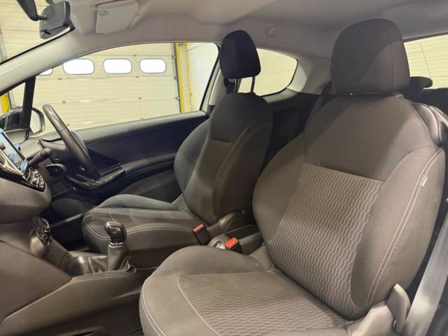 2017 Peugeot 208 1.2 PureTech 82 Black Edition 3dr