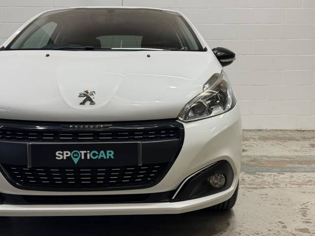 2017 Peugeot 208 1.2 PureTech 82 Black Edition 3dr