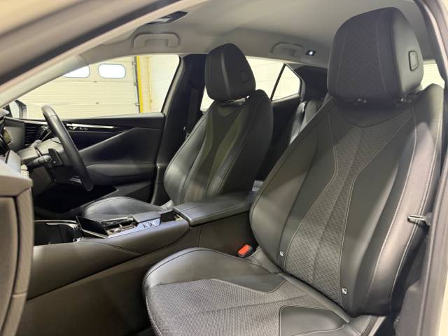 2023 DS AUTOMOBILES DS 4 1.6 E-TENSE Cross Trocadero 5dr EAT8