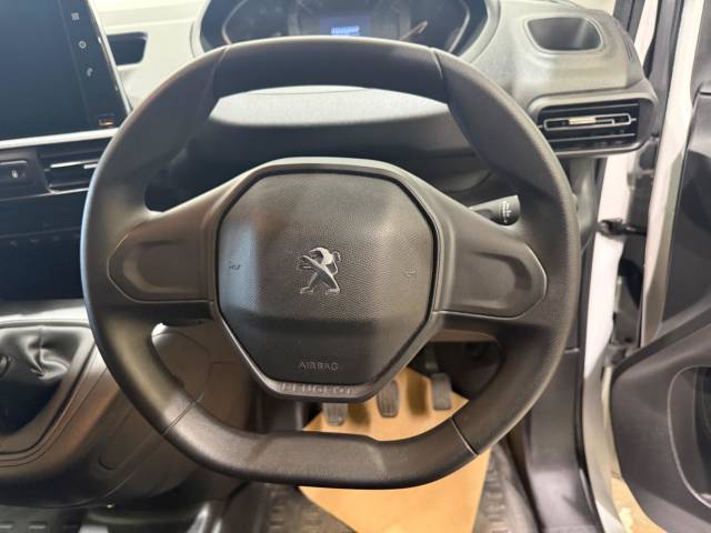 2023 Peugeot Partner 1000 1.5 BlueHDi 100 Professional Premium + Van