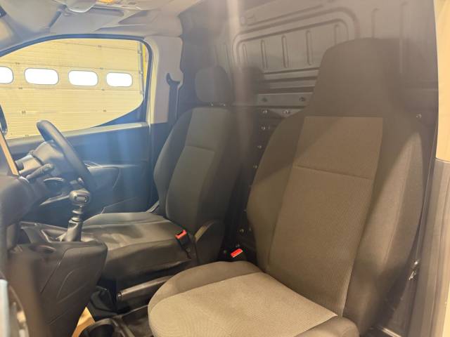 2023 Peugeot Partner 1000 1.5 BlueHDi 100 Professional Premium + Van