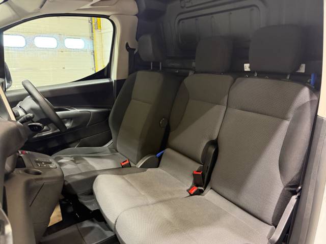 2023 Peugeot e-Partner 800 100kW 50kWh Professional Premium + Van Auto