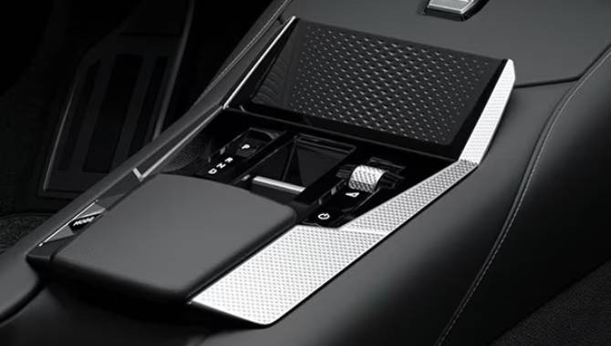 DS N°4 - Interior